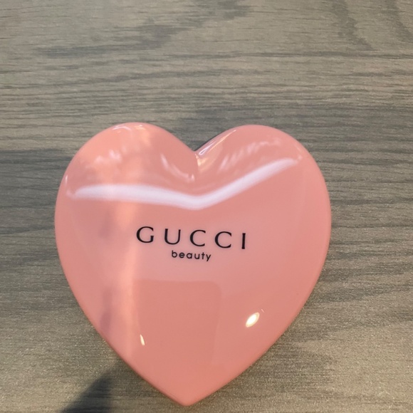 Heart Mirror Pink Color + Pouch NWOT - Picture 5 of 7